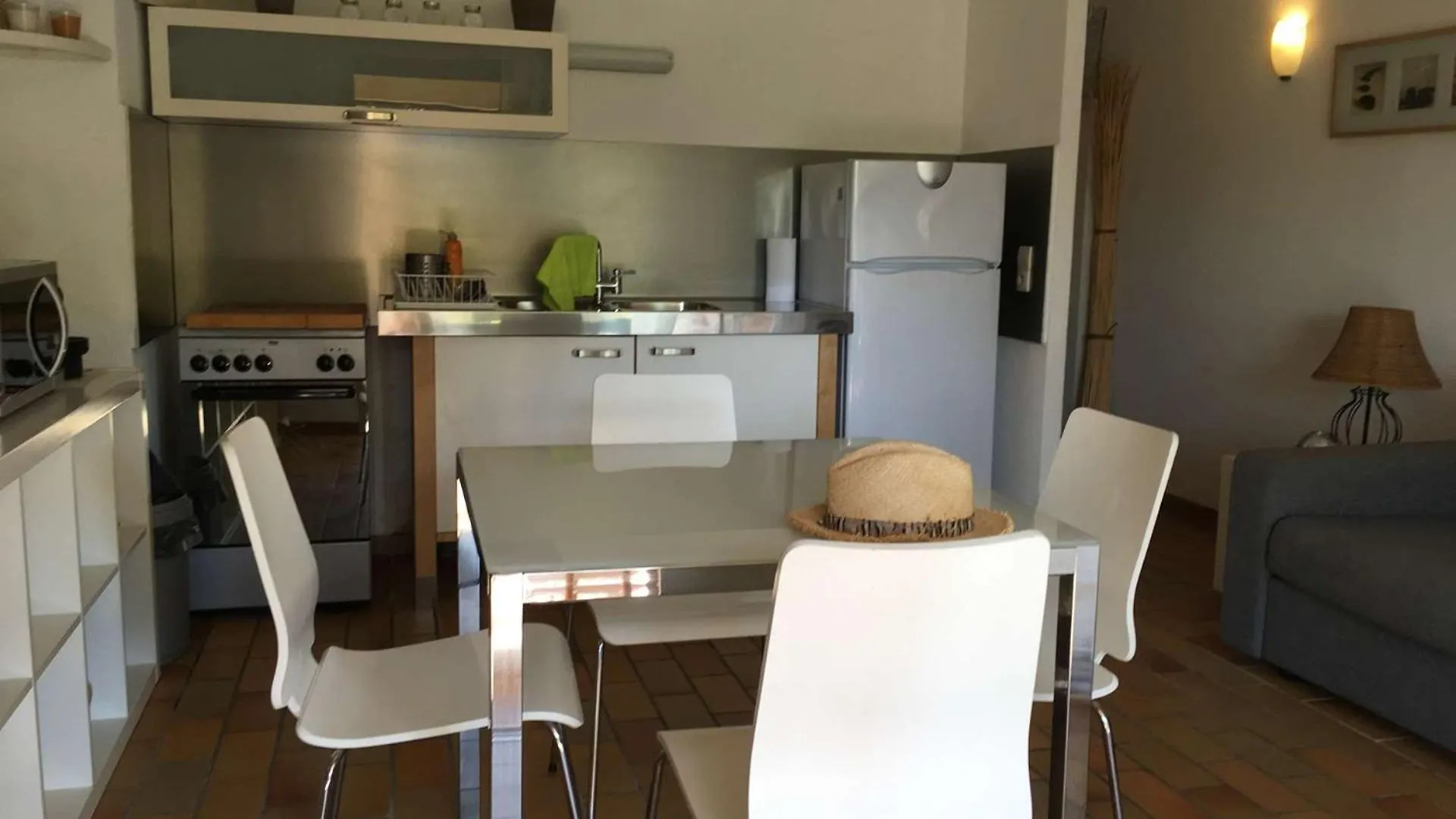 Apartmán T2 En Rez De Jardin , Proche Plage De St Clair Et Commerces Le Lavandou