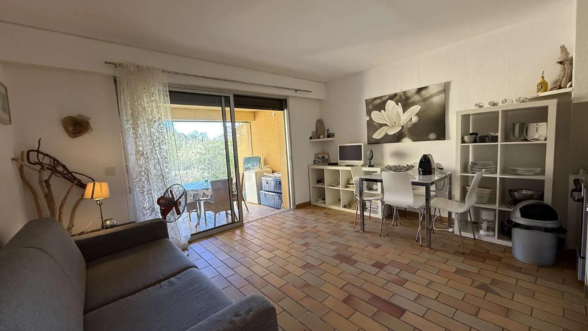 T2 En Rez De Jardin , Proche Plage De St Clair Et Commerces Le Lavandou 0*,  Franciaország